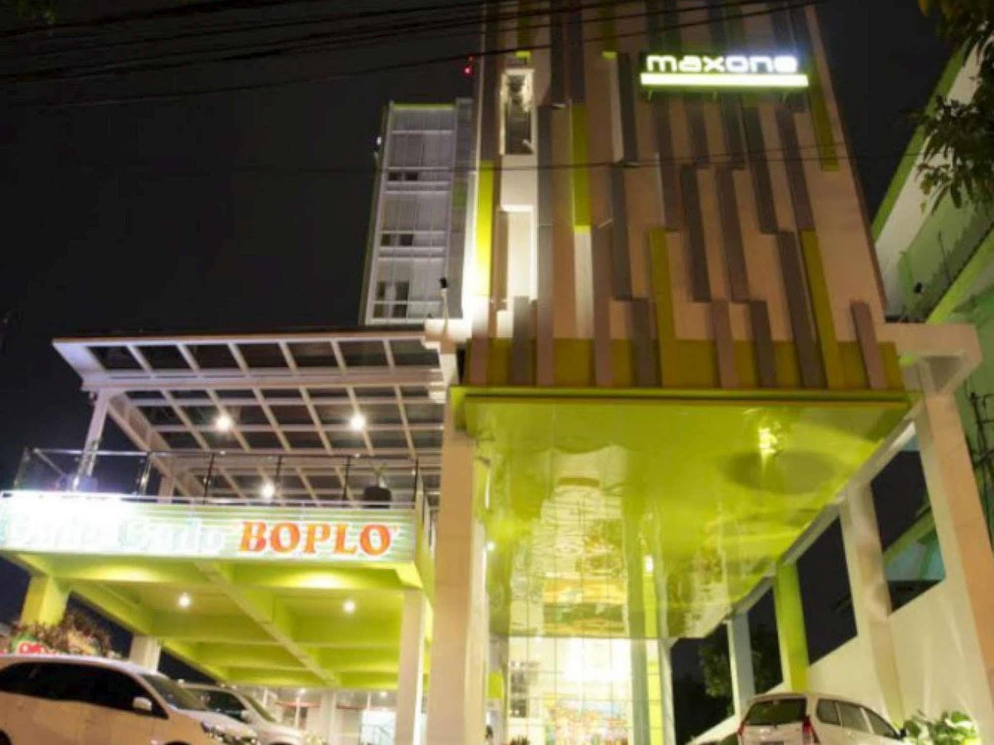 Maxonehotels.Com At Kramat Jacarta Exterior foto